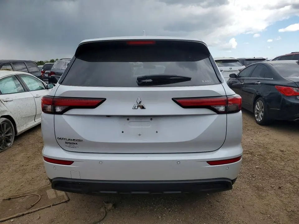 2022 MITSUBISHI OUTLANDER ES  