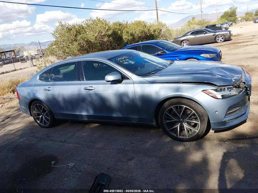 2018 VOLVO S90 T5 MOMENTUM