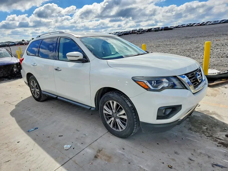 2018 NISSAN PATHFINDER SV  