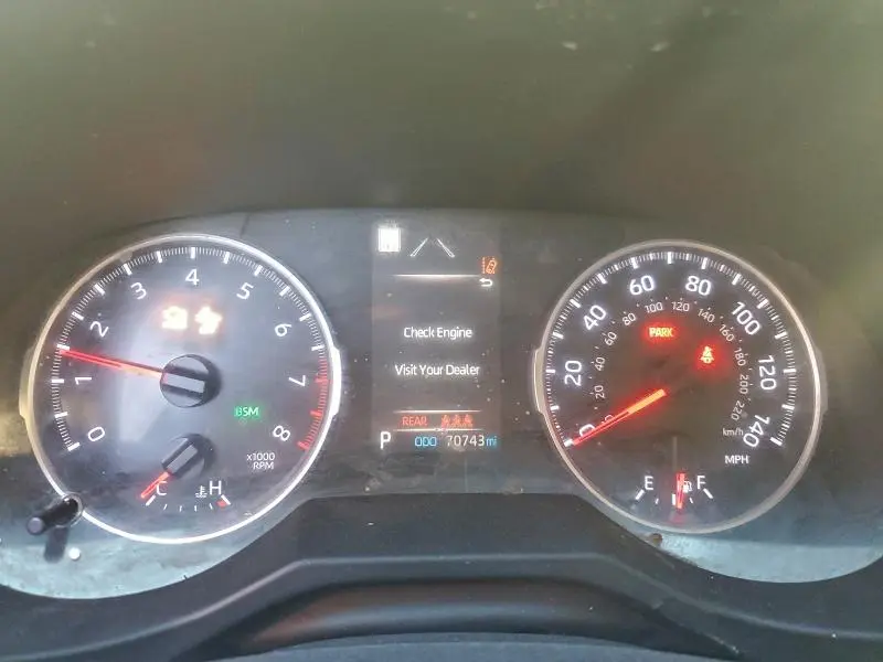 2020 TOYOTA RAV4 XLE  