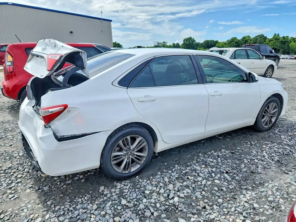 2017 TOYOTA CAMRY SE  