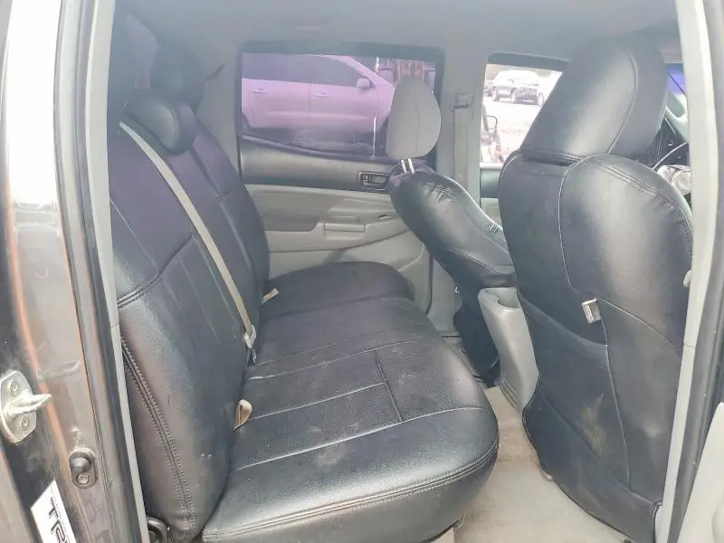 2011 TOYOTA TACOMA V6  