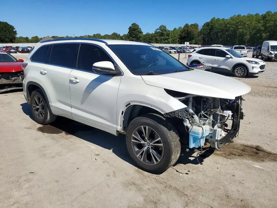 2016 TOYOTA HIGHLANDER XLE  