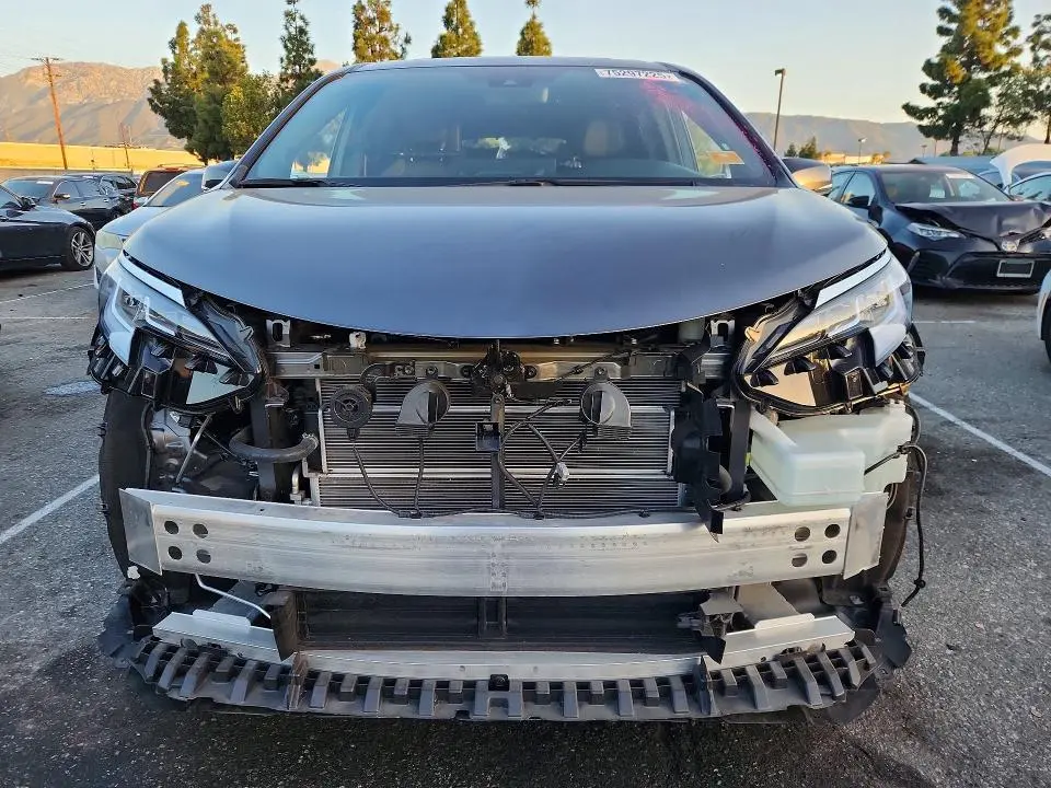 2025 TOYOTA SIENNA LIMITED  