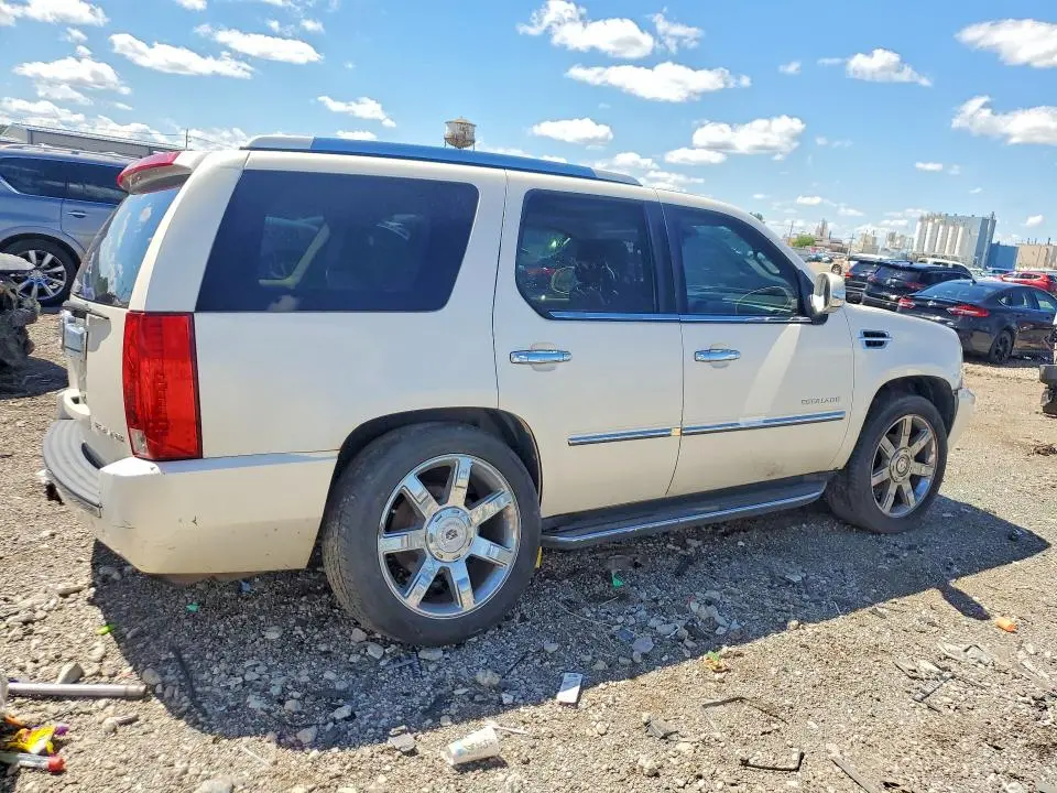 2011 CADILLAC ESCALADE   