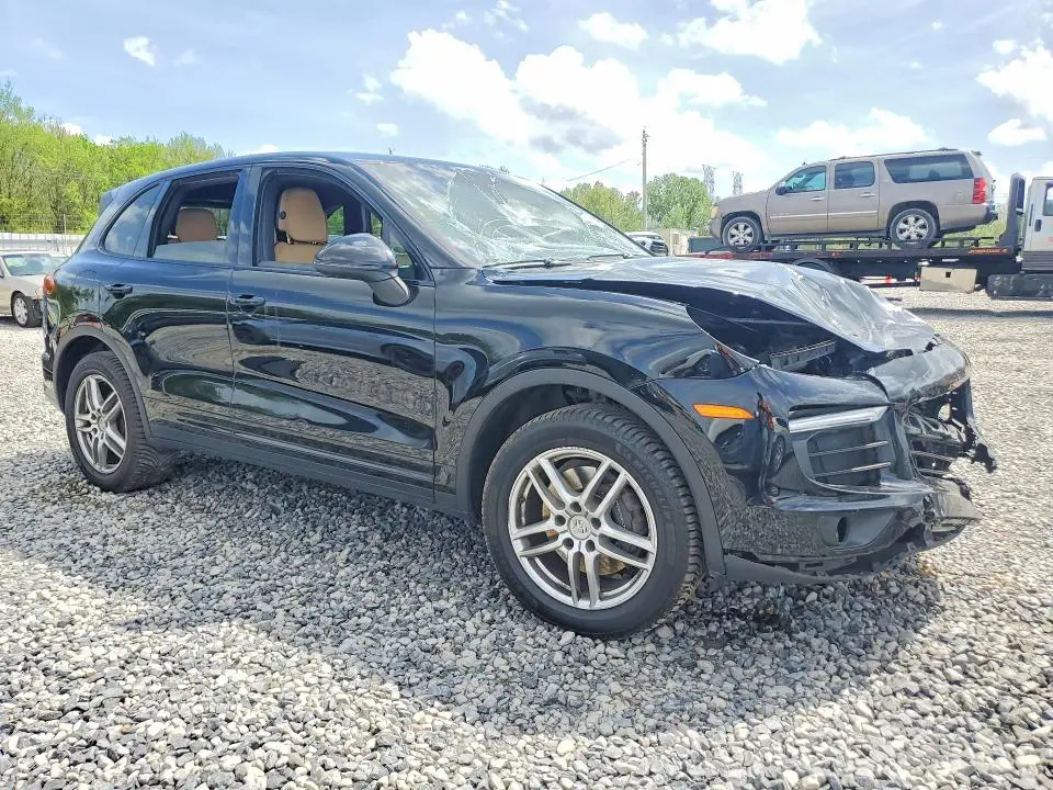 2018 PORSCHE CAYENNE   