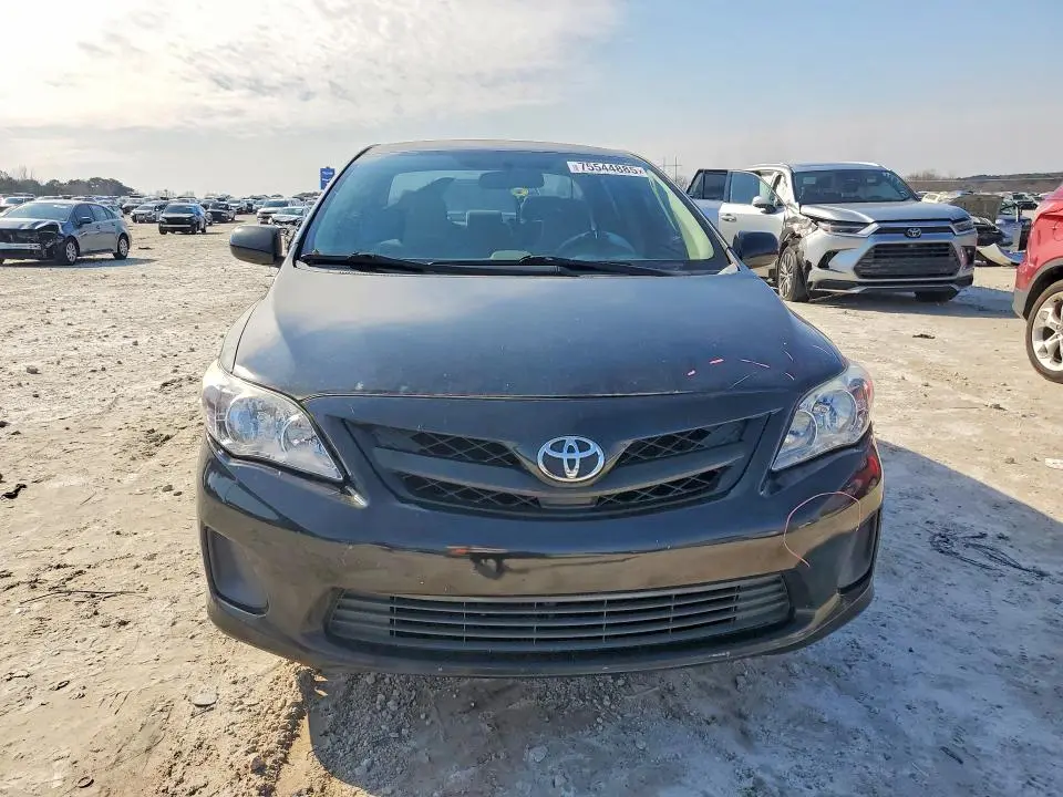 2013 TOYOTA COROLLA BASE  