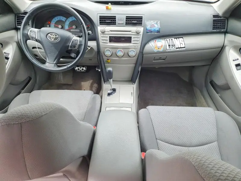 2011 TOYOTA CAMRY SE  