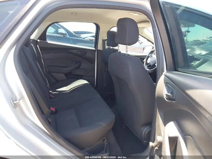 2016 FORD FOCUS S