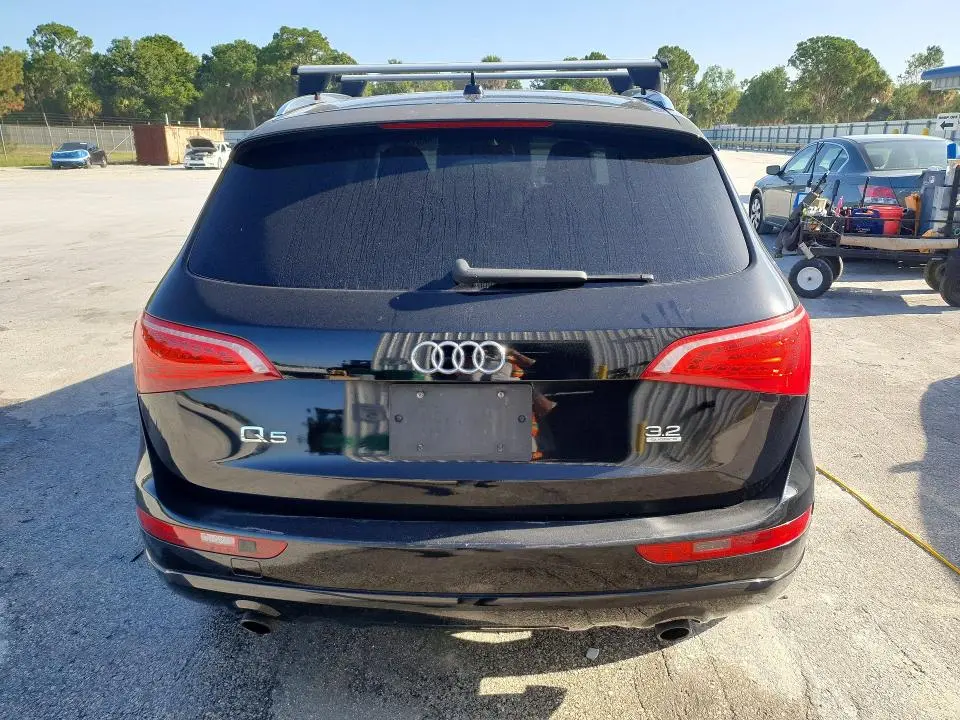 2010 AUDI Q5 PREMIUM  
