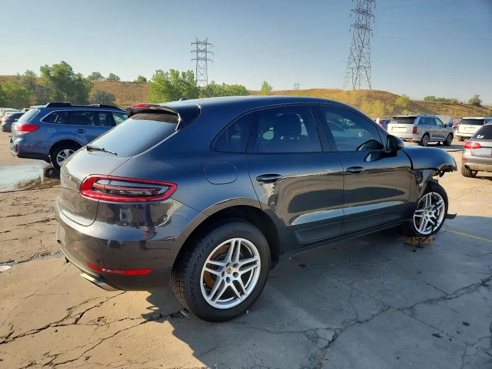 2018 PORSCHE MACAN   