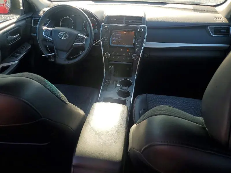 2015 TOYOTA CAMRY SE  