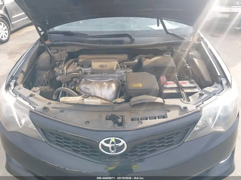 2014 TOYOTA CAMRY SE