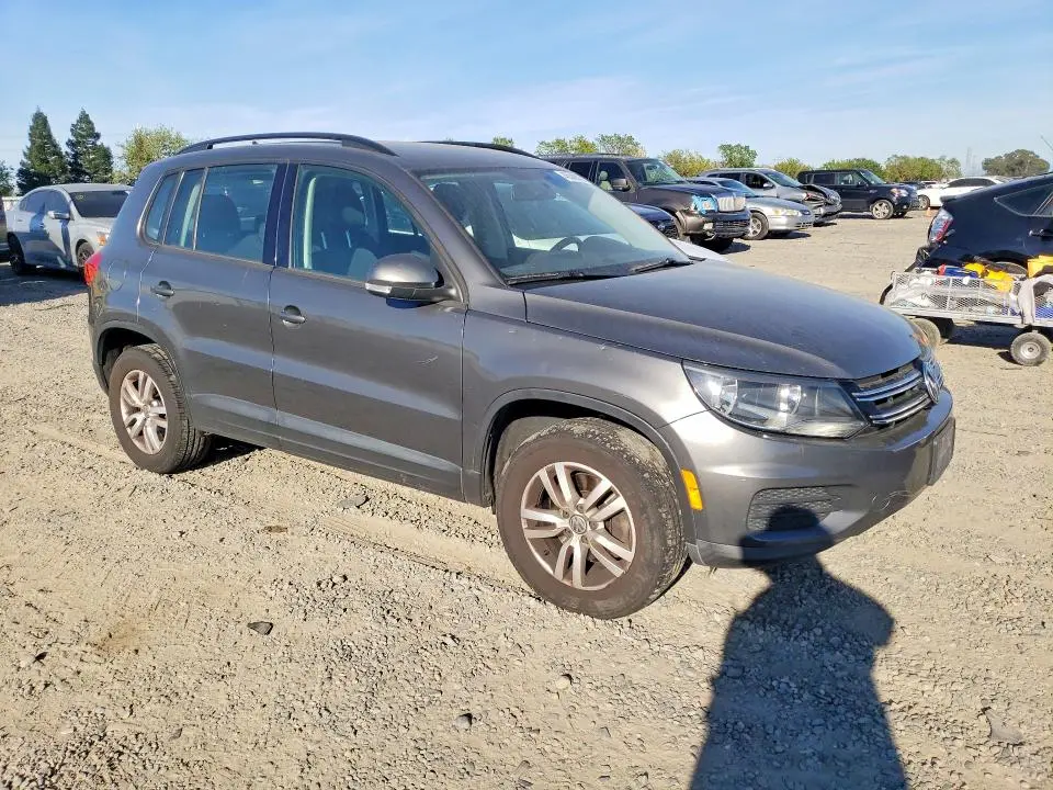 2015 VOLKSWAGEN TIGUAN S  