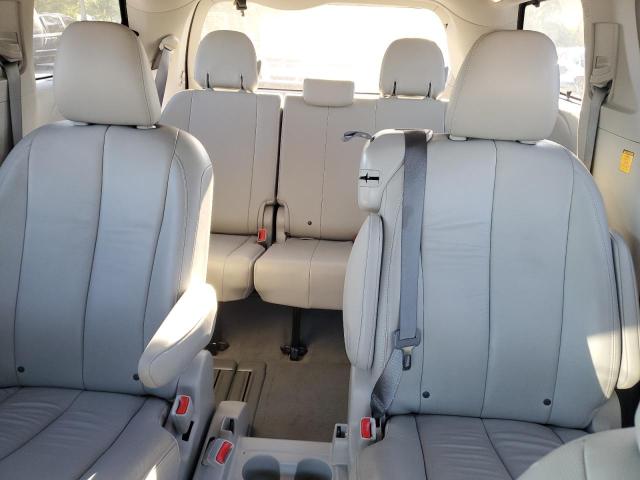 2013 TOYOTA SIENNA XLE