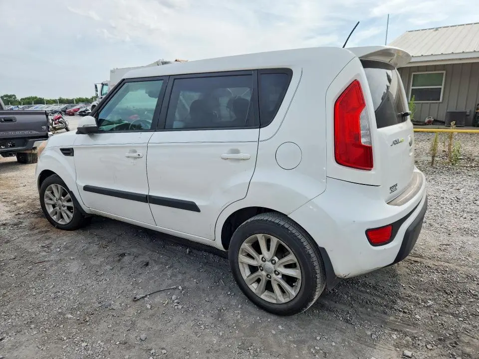 2013 KIA SOUL +  