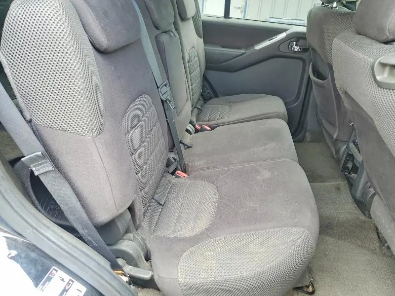 2011 NISSAN PATHFINDER S  