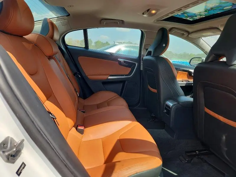 2016 VOLVO S60 PLATINUM  