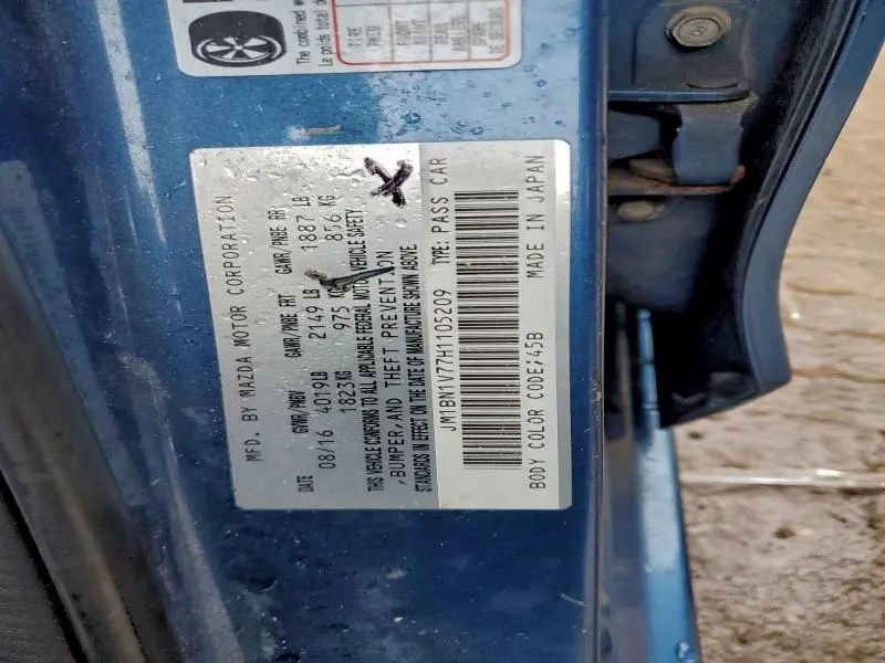 2017 MAZDA 3 TOURING  