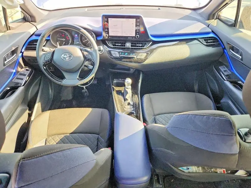 2020 TOYOTA C-HR XLE  