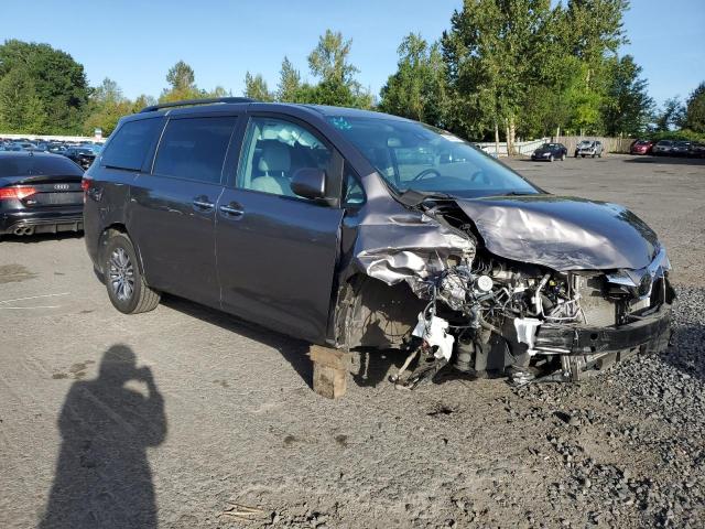 2020 TOYOTA SIENNA XLE