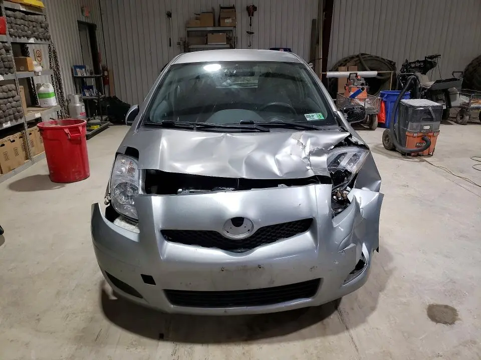 2010 TOYOTA YARIS BASE  
