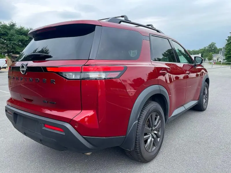 2023 NISSAN PATHFINDER SV  