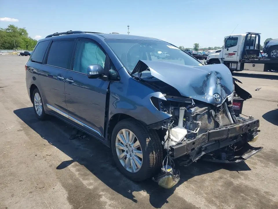 2015 TOYOTA SIENNA LIMITED PREMIUM 7-PASSENGER  