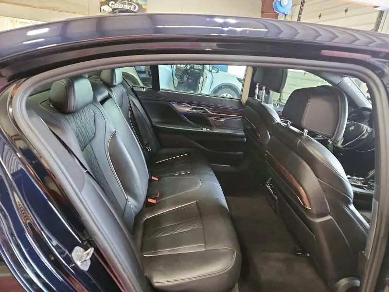 2017 BMW 750 XI  
