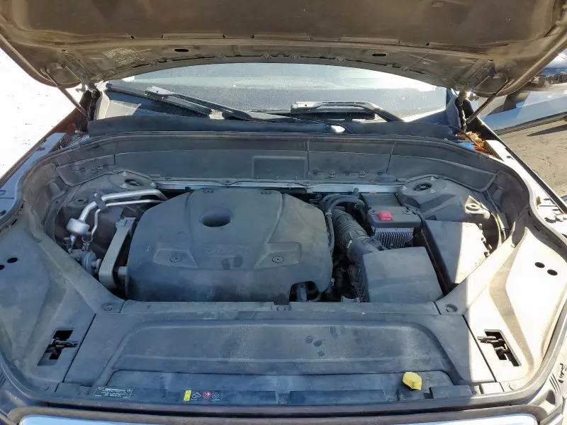 2019 VOLVO XC90 T6 MOMENTUM