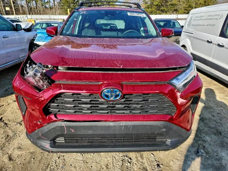2024 TOYOTA RAV4 XLE  