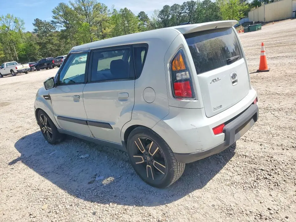 2010 KIA SOUL +  