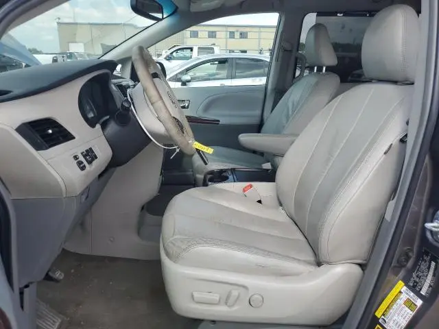 2011 TOYOTA SIENNA XLE  