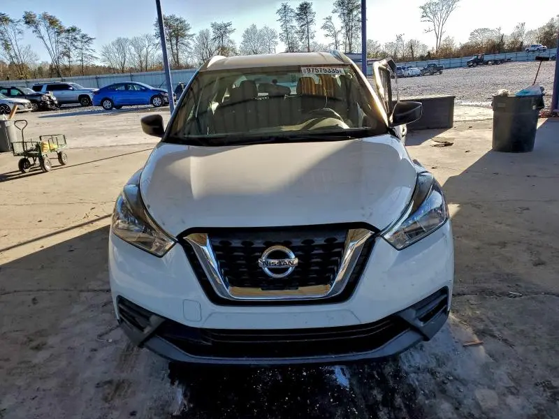 2018 NISSAN KICKS S  
