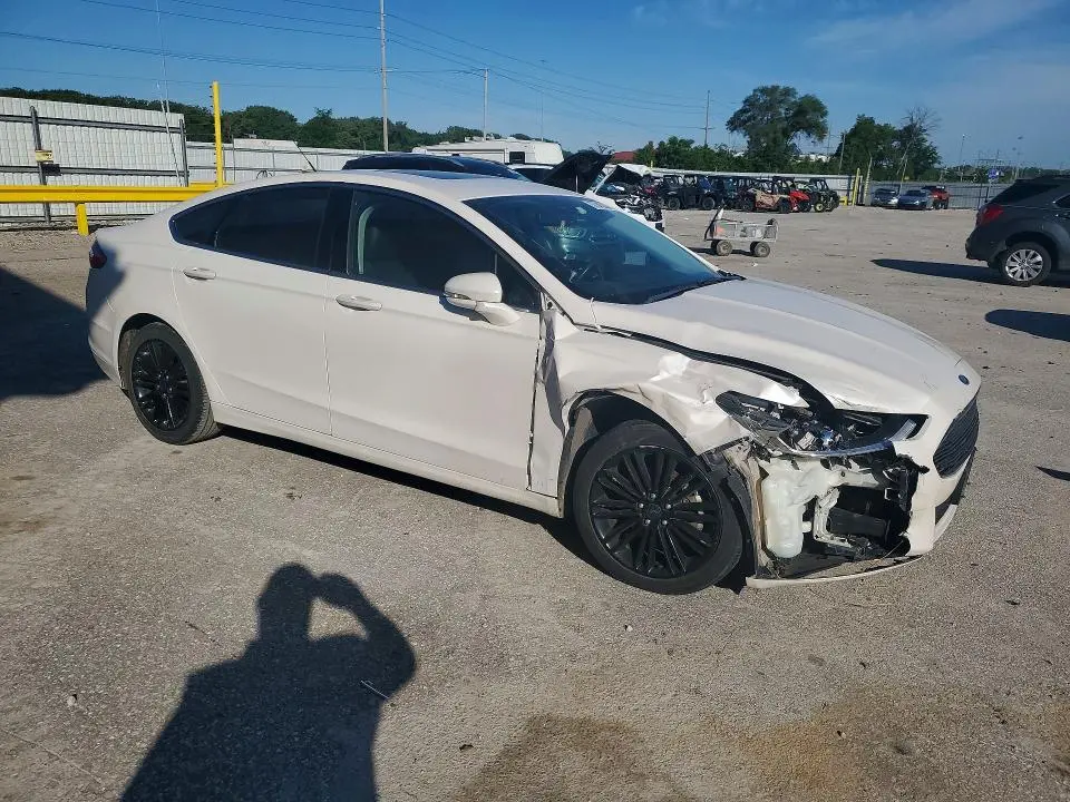 2016 FORD FUSION SE  