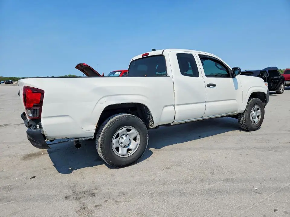 2018 TOYOTA TACOMA SR  