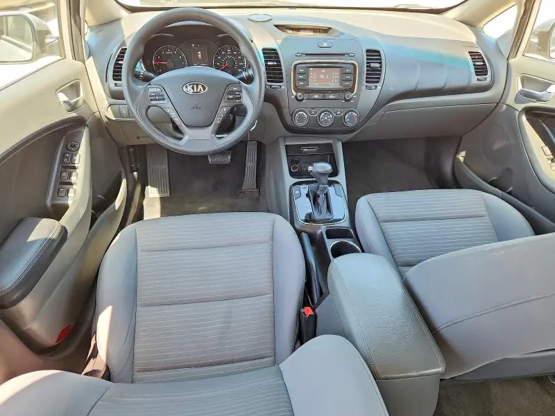 2017 KIA FORTE LX  