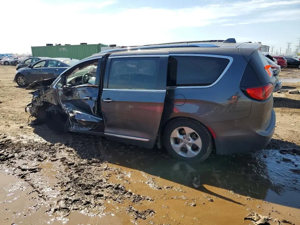 2017 CHRYSLER PACIFICA TOURING L PLUS  