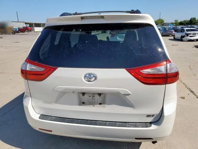 2015 TOYOTA SIENNA XLE  