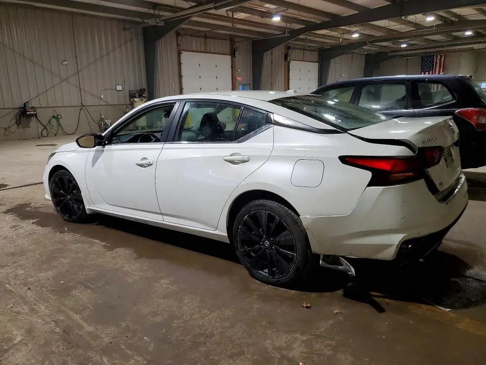 2022 NISSAN ALTIMA SR  