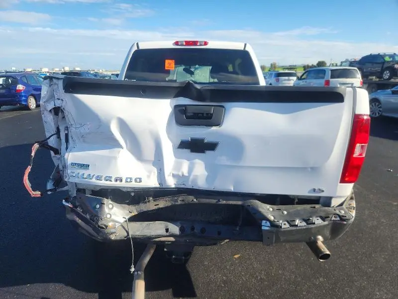 2011 CHEVROLET SILVERADO C1500 LS  