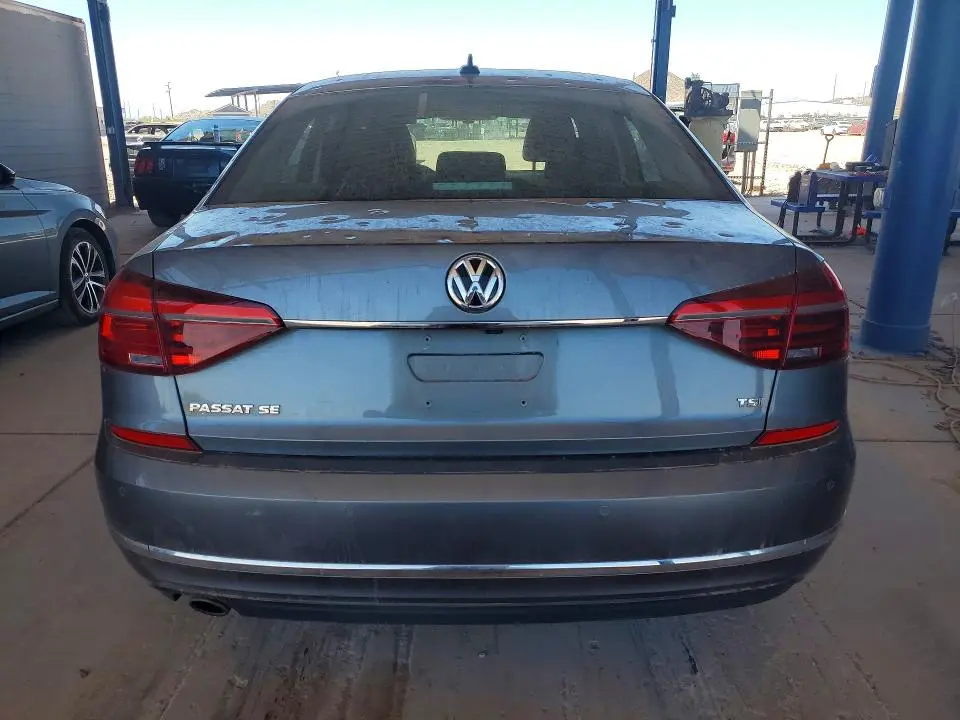 2018 VOLKSWAGEN PASSAT SE  