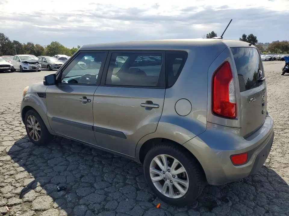 2013 KIA SOUL +  