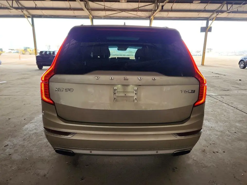 2016 VOLVO XC90 T8  