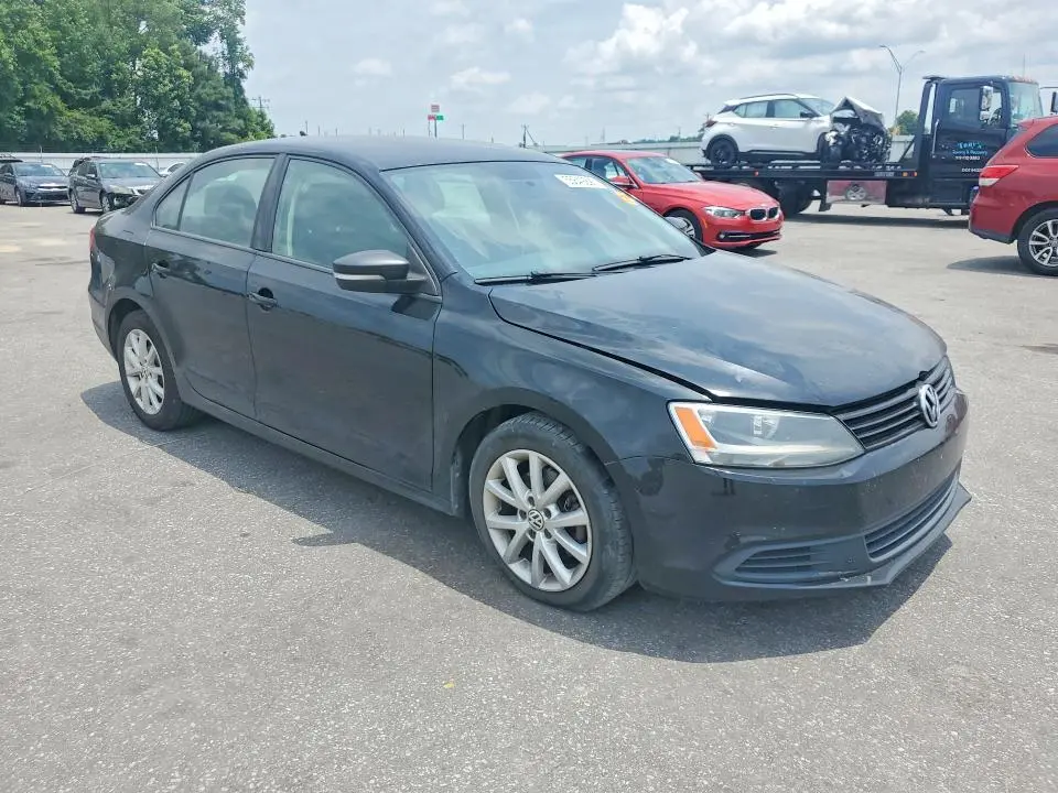 2012 VOLKSWAGEN JETTA SE  