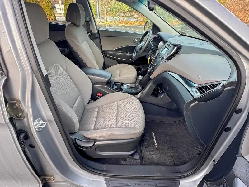 2016 HYUNDAI SANTA FE SE  