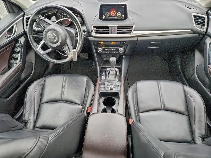 2018 MAZDA 3 TOURING  