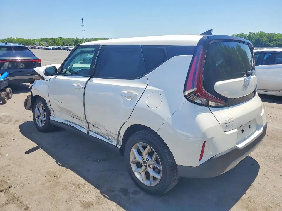 2023 KIA SOUL LX  