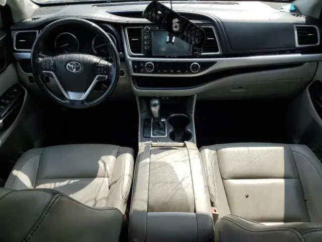 2018 TOYOTA HIGHLANDER SE  