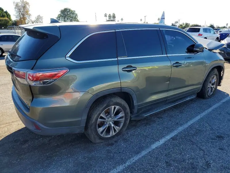 2015 TOYOTA HIGHLANDER LE  